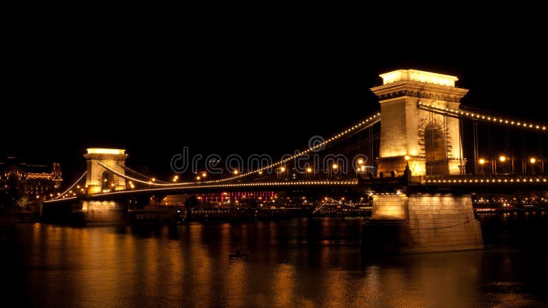 Szechenyi Łańcuchu most w Budapest przy noc obrazy royalty free Szechenyi Łańcuchu most w Budapest przy noc obrazy royalty free