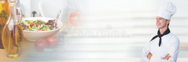 Szef kuchni ręki krzyżowali z sałatkowymi warzywami i oliwa z oliwek tłem zdjęcia royalty free Szef kuchni ręki krzyżowali z sałatkowymi warzywami i oliwa z oliwek tłem zdjęcia royalty free