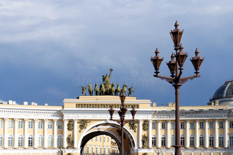 Sztaba Generalnego budynku łuk w Świątobliwym Petersburg obrazy stock Sztaba Generalnego budynku łuk w Świątobliwym Petersburg obrazy stock