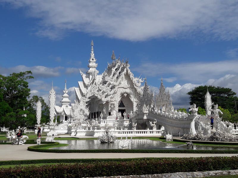 Sztuki przyciągań pięknego chiang kulturalnego delikatnego khun rai rong zadania świątynny Thailand wat biel zdjęcia stock