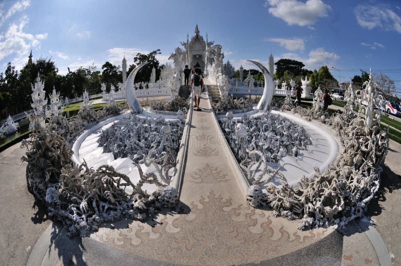 Sztuki przyciągań pięknego chiang kulturalnego delikatnego khun rai rong zadania świątynny Thailand wat biel obrazy stock