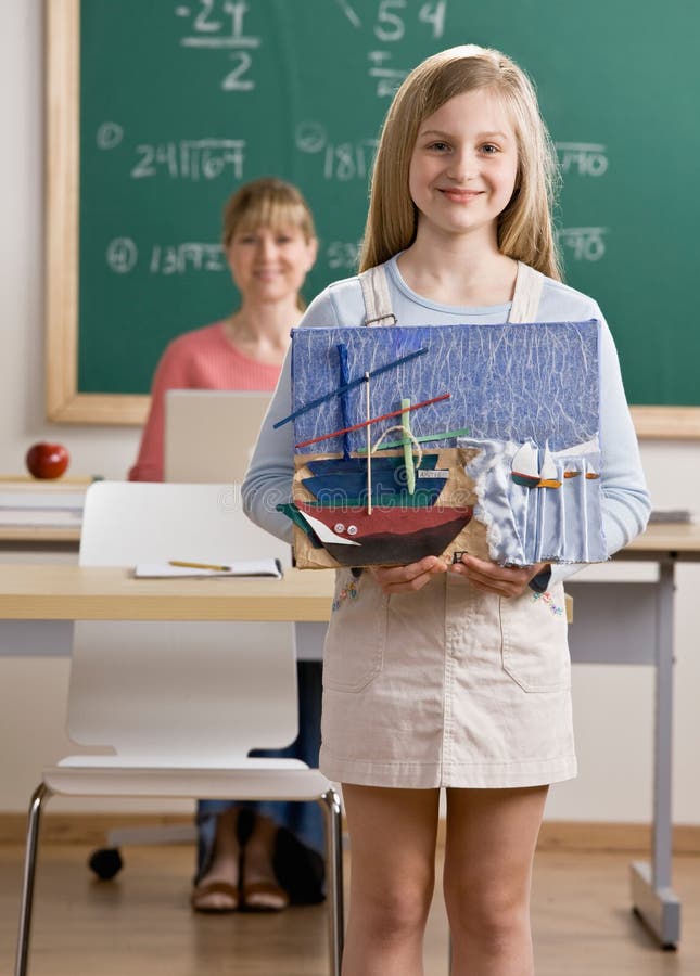 Sztuki sala lekcyjnej mienia projekta szkoły uczeń obrazy stock