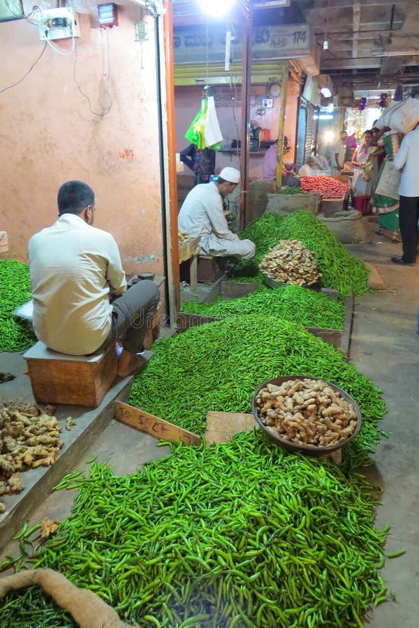 Sälja chili på KR-marknaden i Bangalore