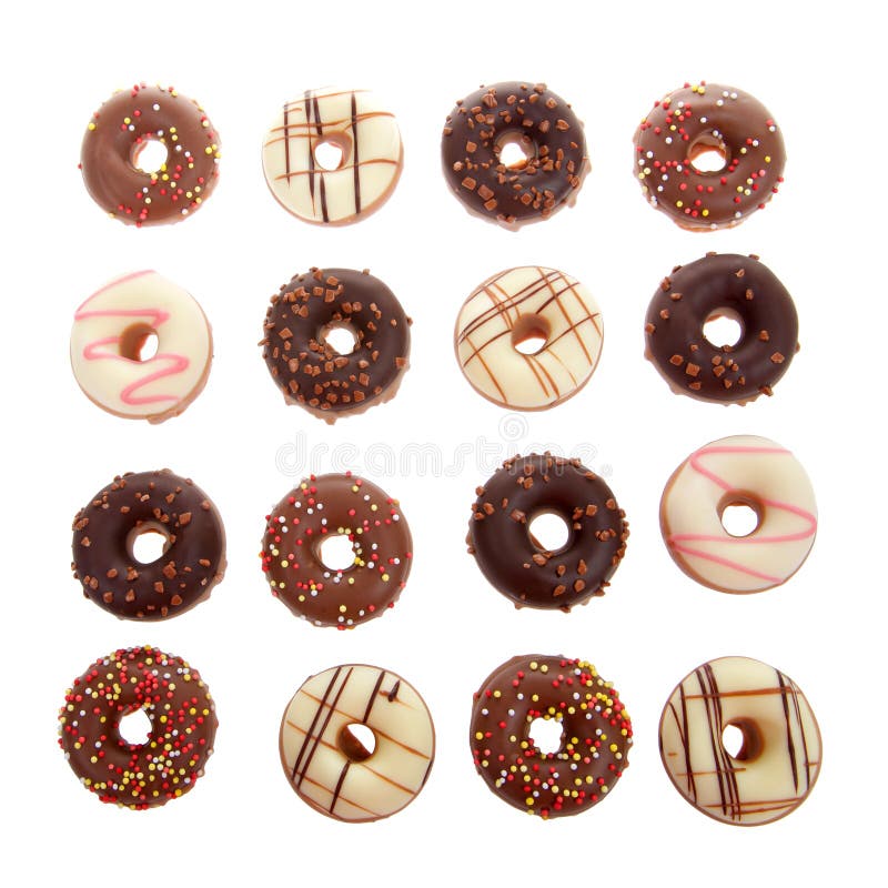 Sänka den sena miniatyrgodisen täckte donuts som isoleras på vit bakgrund royaltyfri foto Sänka den sena miniatyrgodisen täckte donuts som isoleras på vit bakgrund royaltyfri foto