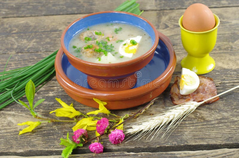 Säuern Sie Suppe lizenzfreie stockbilder
