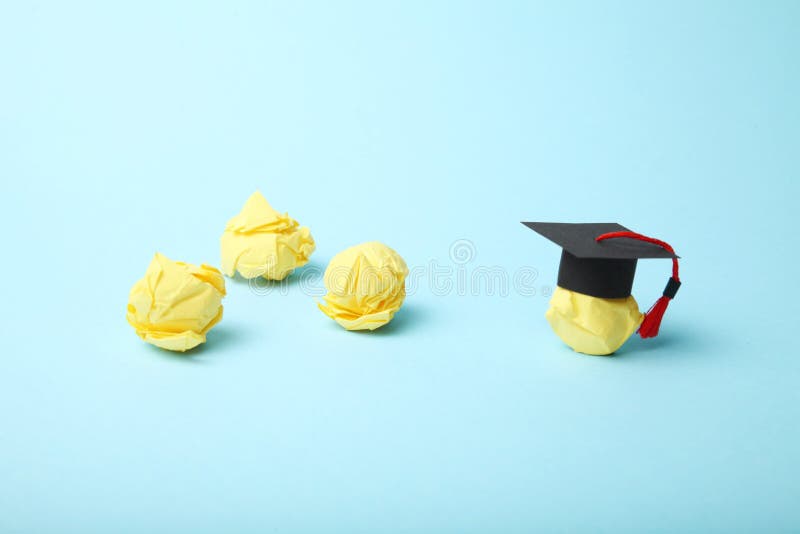 S?minaire et concept webinar Formation de personnes et apprendre Chapeau d'universit? image stock S?minaire et concept webinar Formation de personnes et apprendre Chapeau d'universit? image stock