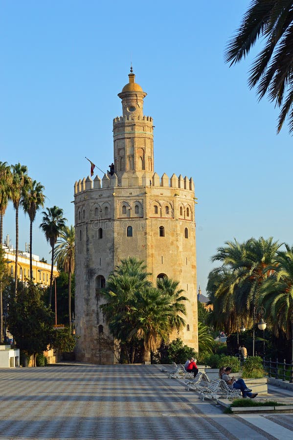 Séville - Torre Del Oro - tour d'or images stock Séville - Torre Del Oro - tour d'or images stock