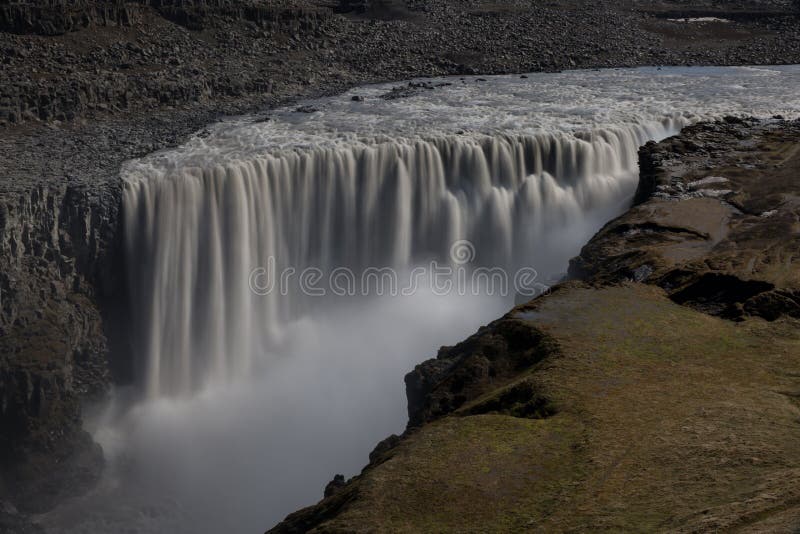 Sławna Iceland wielka siklawa Dettifoss i rzeka obraz stock Sławna Iceland wielka siklawa Dettifoss i rzeka obraz stock