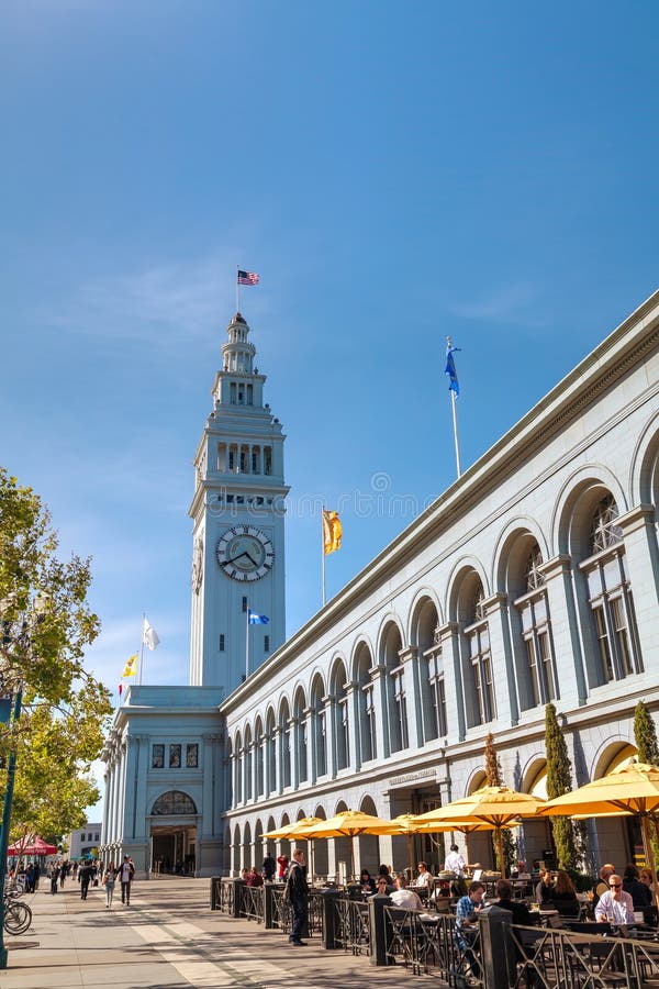 Sławny promu budynek na Kwietniu 24, 2014 w San Fransisco, Califo zdjęcia royalty free