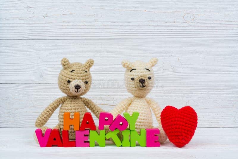 Słodka para misia lala w miłości z valentine czerwienią i tekstem zdjęcie stock Słodka para misia lala w miłości z valentine czerwienią i tekstem zdjęcie stock