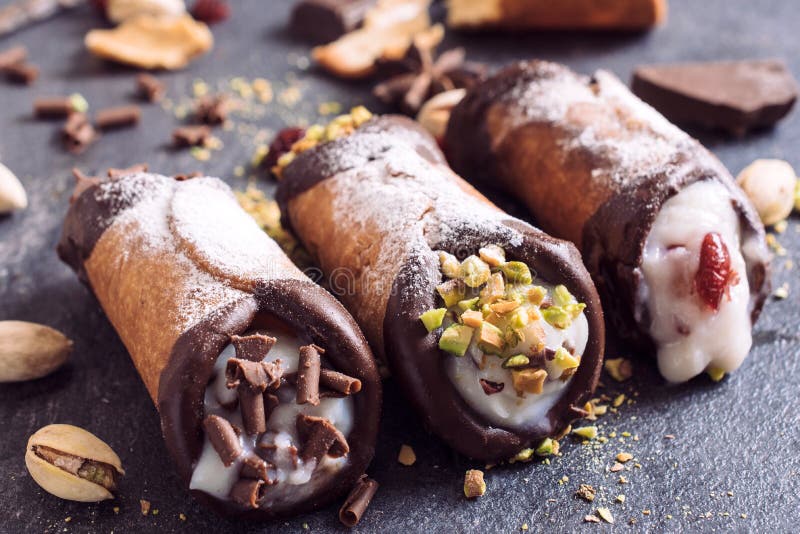 Słodki domowej roboty cannoli zdjęcie stock