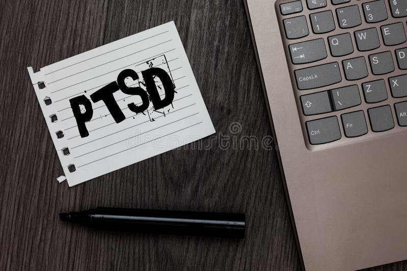Słowa writing tekst Ptsd Biznesowy pojęcie dla poczta stresu nieładu choroby psychicznej urazu strachu depresji Pourazowego lapto zdjęcia stock Słowa writing tekst Ptsd Biznesowy pojęcie dla poczta stresu nieładu choroby psychicznej urazu strachu depresji Pourazowego lapto zdjęcia stock