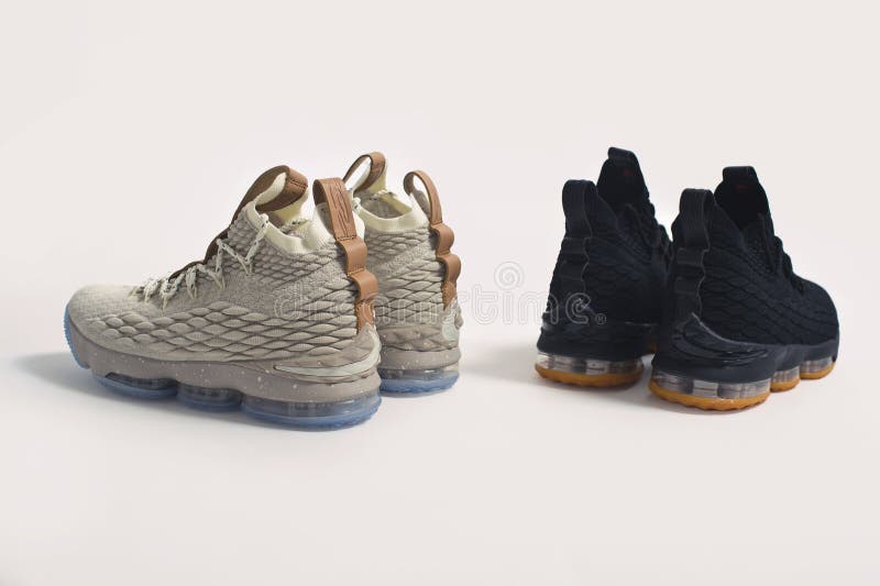 tenis lebron xv