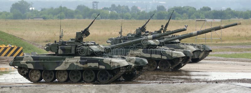 Leopard Forbindelse Tilslutte T-90 is a Russian Main Battle Tank Stock Image - Image of battle, angle:  17357001