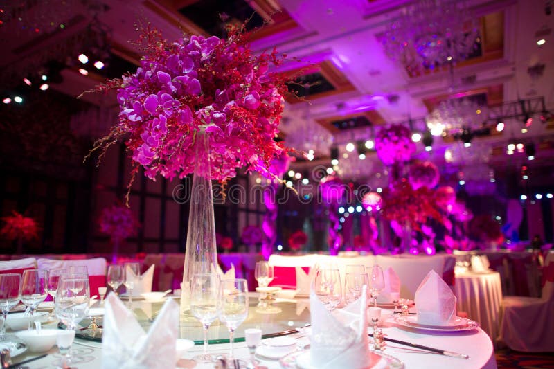 Tabela de banquete imagens de stock royalty free Tabela de banquete imagens de stock royalty free