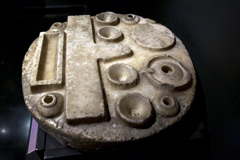 A tabela de oferecimento de Kaemankh descobriu em Saqqara em Egito fotografia de stock A tabela de oferecimento de Kaemankh descobriu em Saqqara em Egito fotografia de stock