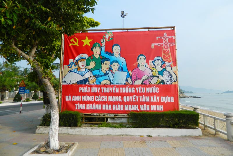 Tabellone per le affissioni socialista di propaganda del Vietnam sulla via