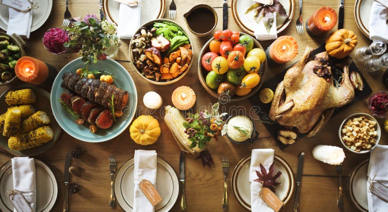 Tabla de cena tradicional de la celebración de la acción de gracias que fija Concep fotografía de archivo libre de regalías Tabla de cena tradicional de la celebración de la acción de gracias que fija Concep fotografía de archivo libre de regalías