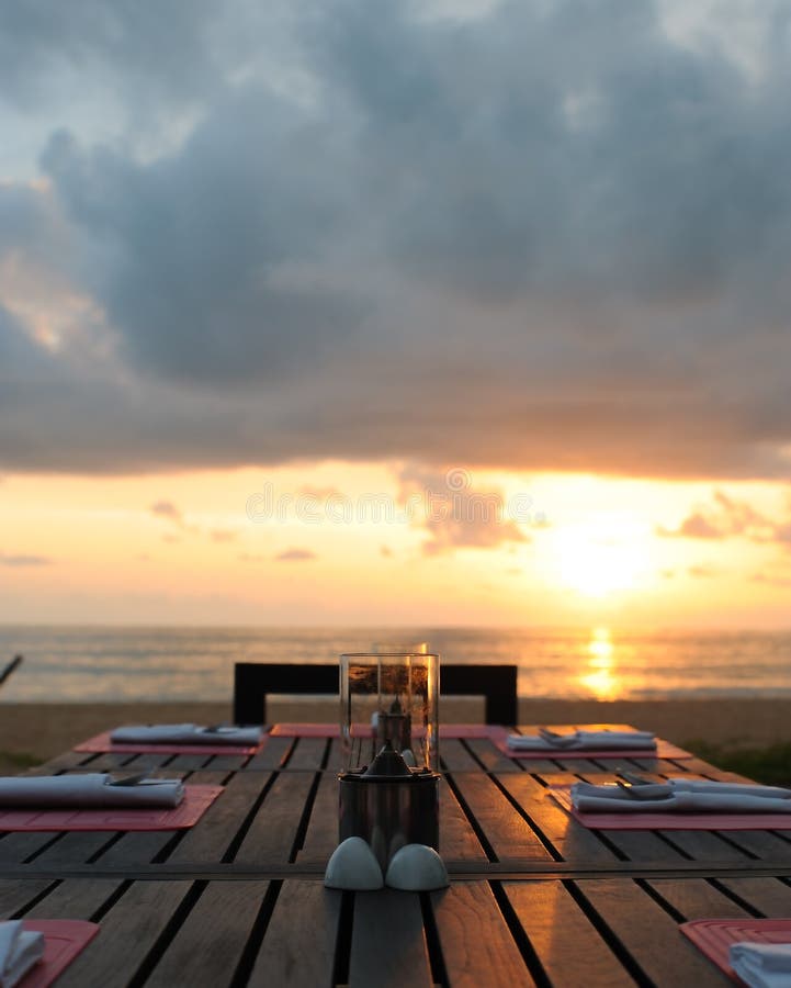 Table ready for diner at the