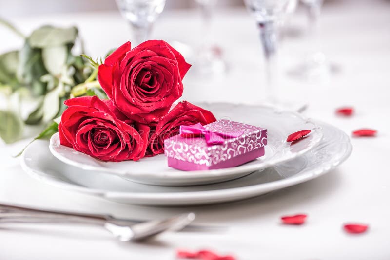 Table Setting For Valentines Or Wedding Day With Red Roses. Romantic ... Table Setting For Valentines Or Wedding Day With Red Roses. Romantic ...