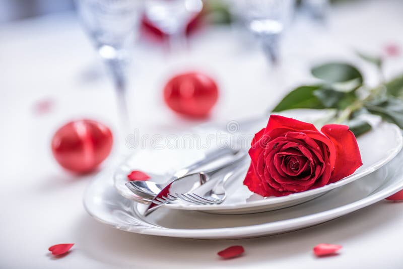Table Setting For Valentines Or Wedding Day With Red Roses. Romantic ... Table Setting For Valentines Or Wedding Day With Red Roses. Romantic ...
