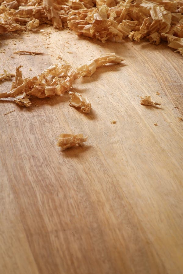 Tablero Chip Shavings de la madera dura de Sapele del rebajador de radios imagenes de archivo Tablero Chip Shavings de la madera dura de Sapele del rebajador de radios imagenes de archivo