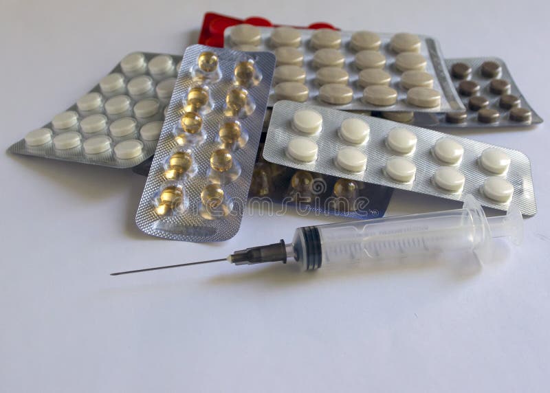 ..Tablets in packs are on the table. Antibiotics from the virus. Treatment of the disease royalty free stock photos ..Tablets in packs are on the table. Antibiotics from the virus. Treatment of the disease royalty free stock photos