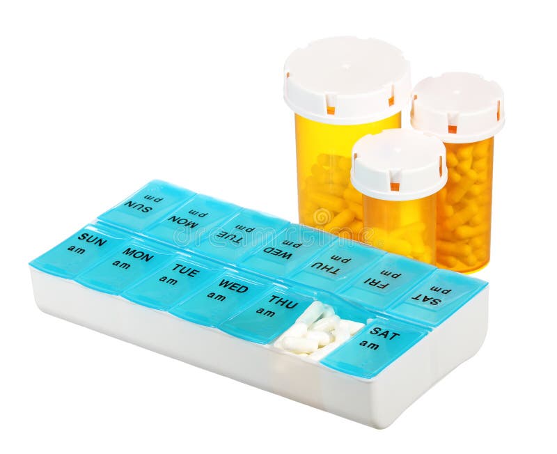 Tablettenfläschchen und Medizin dosiert den Kasten, der auf weißem Hintergrund lokalisiert wird. Wöchentliche Dosierung der Medika