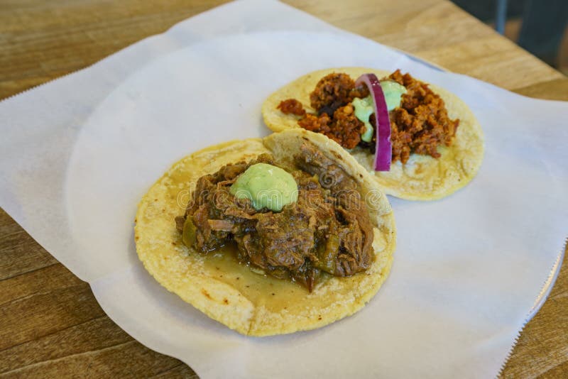 Taco mexicain délicieux de style photos stock Taco mexicain délicieux de style photos stock