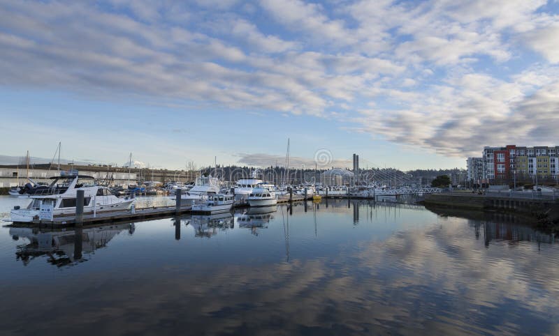 Tacoma strandmarina Tacoma WA USA - Januari, 25 2016 Strandmarina är ett populärt ställe i Tacoma arkivfoton Tacoma strandmarina Tacoma WA USA - Januari, 25 2016 Strandmarina är ett populärt ställe i Tacoma arkivfoton