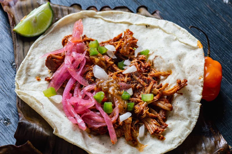 Tacos Cochinita Pibil, Mexikanisches Langsam Gebratenes Mariniertes ...