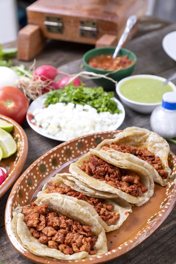 Tacos De La Carne Al Pastor O Adobada Imagen de archivo Imagen de