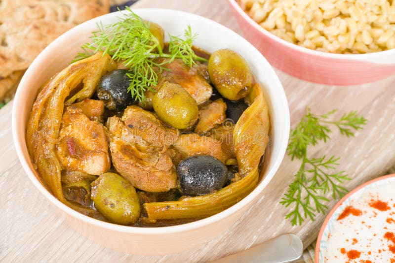 Tagine da galinha fotografia de stock royalty free Tagine da galinha fotografia de stock royalty free