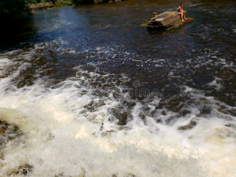 Tahquamenon-Fälle in oberes Michigan lizenzfreies stockbild Tahquamenon-Fälle in oberes Michigan lizenzfreies stockbild