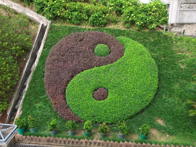 Tai Chi Symbol in garden, wong tai sin temple