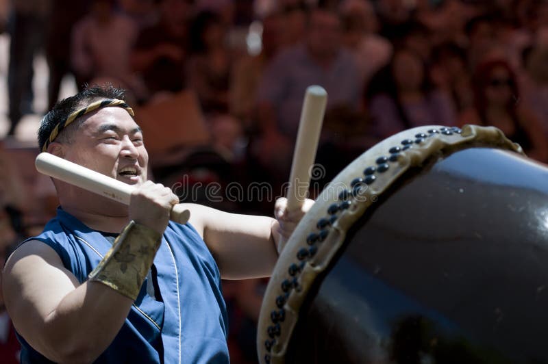 taiko барабанщика стоковое изображение taiko барабанщика стоковое изображение