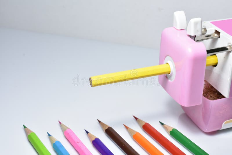 Taille-crayons et crayon de couleur images libres de droits Taille-crayons et crayon de couleur images libres de droits