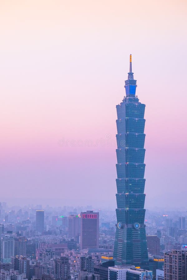 Taipeh 101 am Abend lizenzfreie stockfotos Taipeh 101 am Abend lizenzfreie stockfotos