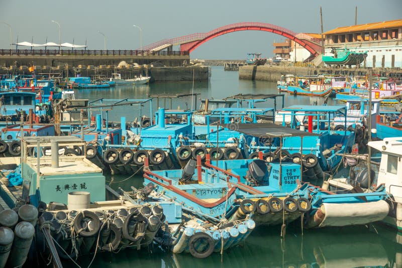 Taipeh/Taiwan-23 03 2018: Die taiwanesischen Boote im Hafen lizenzfreie stockbilder Taipeh/Taiwan-23 03 2018: Die taiwanesischen Boote im Hafen lizenzfreie stockbilder