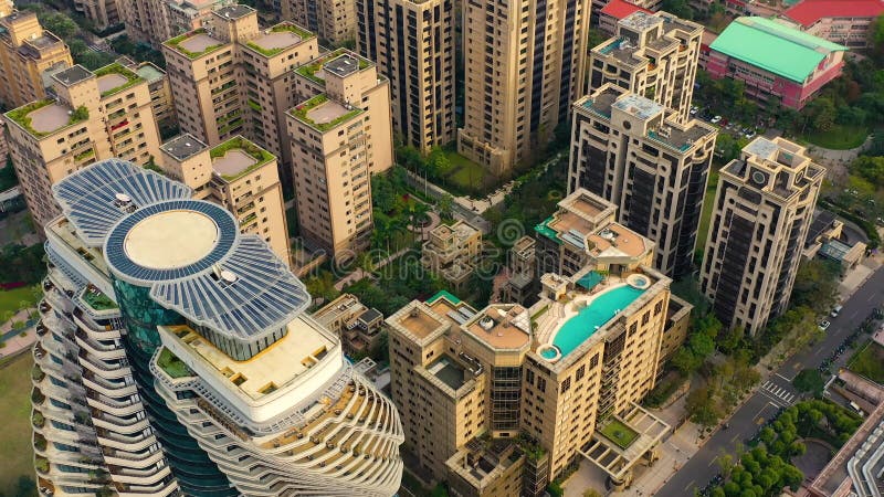 Taiwán china 7 de enero de 2025 : vista aérea de los modernos edificios residenciales y el paisaje urbano de taiwán metrajes