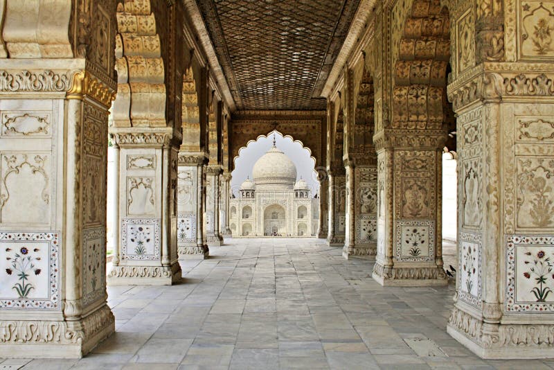 Taj mahal in agra stock image. Image of rajasthan, tourist - 56526729