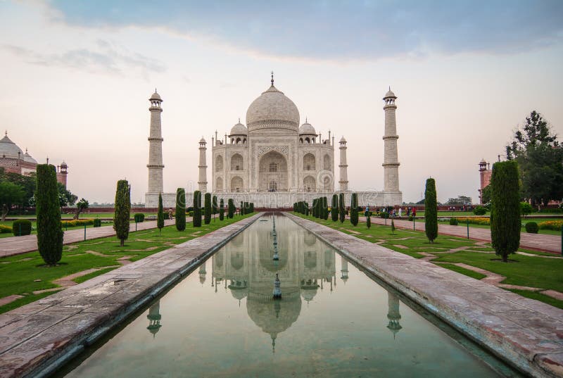 Taj Mahal en Agra, la India imagen de archivo Taj Mahal en Agra, la India imagen de archivo