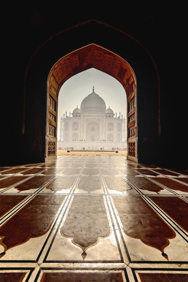 People Visit the Inside of the Mausoleum Taj Maha Editorial Stock Image -  Image of site, indian: 86436444