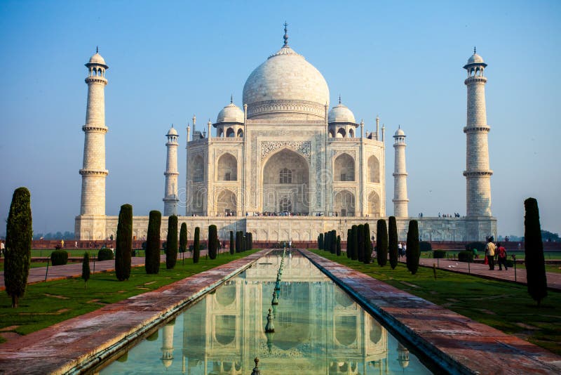 Taj mahal, διάσημο ιστορικό μνημείο Α, μνημείο Α της αγάπης, ο μέγιστος άσπρος μαρμάρινος τάφος στην Ινδία, Agra, Ουτάρ Πραντές στοκ φωτογραφία με δικαίωμα ελεύθερης χρήσης Taj mahal, διάσημο ιστορικό μνημείο Α, μνημείο Α της αγάπης, ο μέγιστος άσπρος μαρμάρινος τάφος στην Ινδία, Agra, Ουτάρ Πραντές στοκ φωτογραφία με δικαίωμα ελεύθερης χρήσης