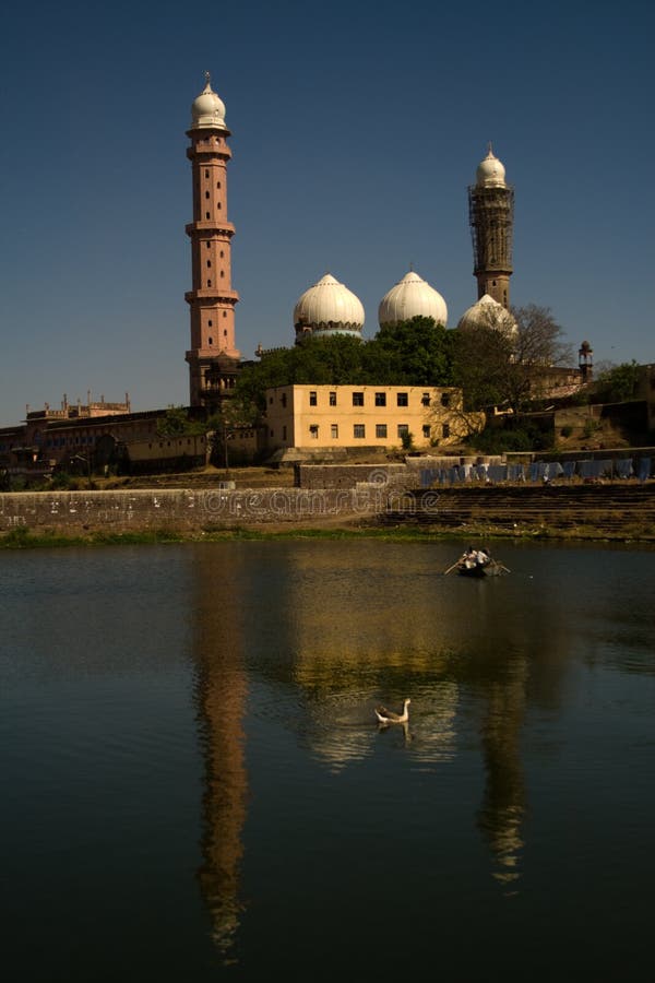 Taj ul Masajid dalla storica città di Bhopal Madhya Pradesh immagine stock Taj ul Masajid dalla storica città di Bhopal Madhya Pradesh immagine stock