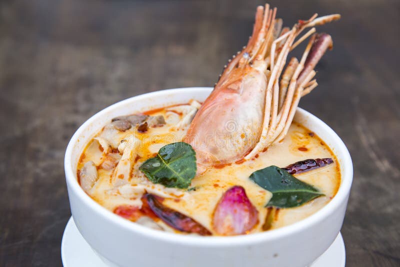Tajlandzka Korzenna polewka koong Tom yum obrazy royalty free Tajlandzka Korzenna polewka koong Tom yum obrazy royalty free