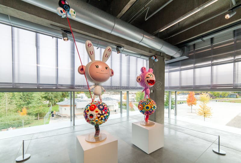 Takashi Murakami ` s wystawa przy garażu muzeum dzisiejsza ustawa w Moskwa fotografia royalty free Takashi Murakami ` s wystawa przy garażu muzeum dzisiejsza ustawa w Moskwa fotografia royalty free