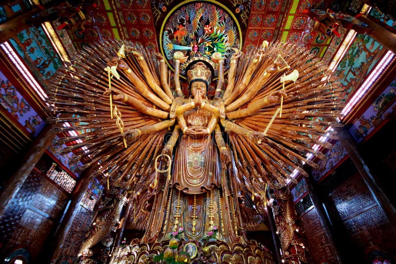 Take photo large Guan Yin Bodhisattva carved from wood 12 meters high in Wat Metta Photiyan