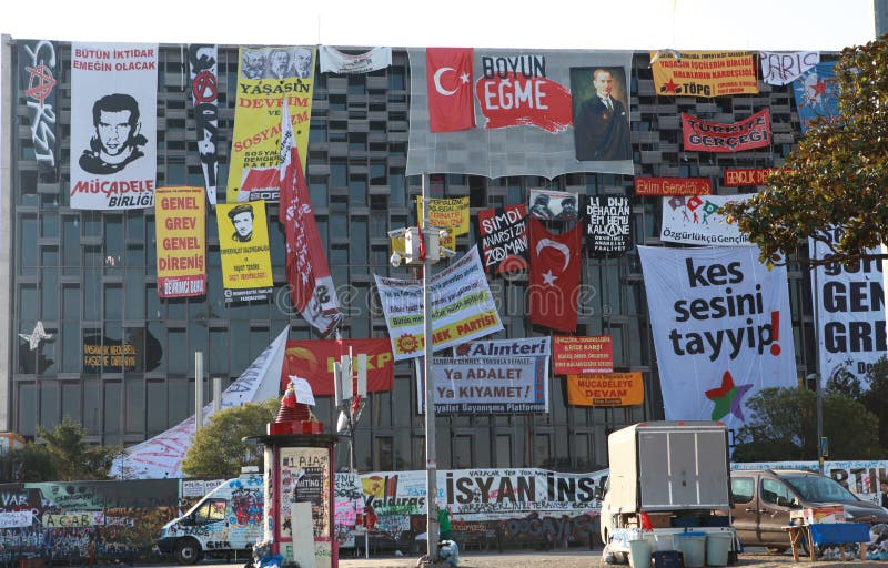 TAKSIM GEZI PARKERAR MOTSTÅND, ISTANBUL. fotografering för bildbyråer TAKSIM GEZI PARKERAR MOTSTÅND, ISTANBUL. fotografering för bildbyråer