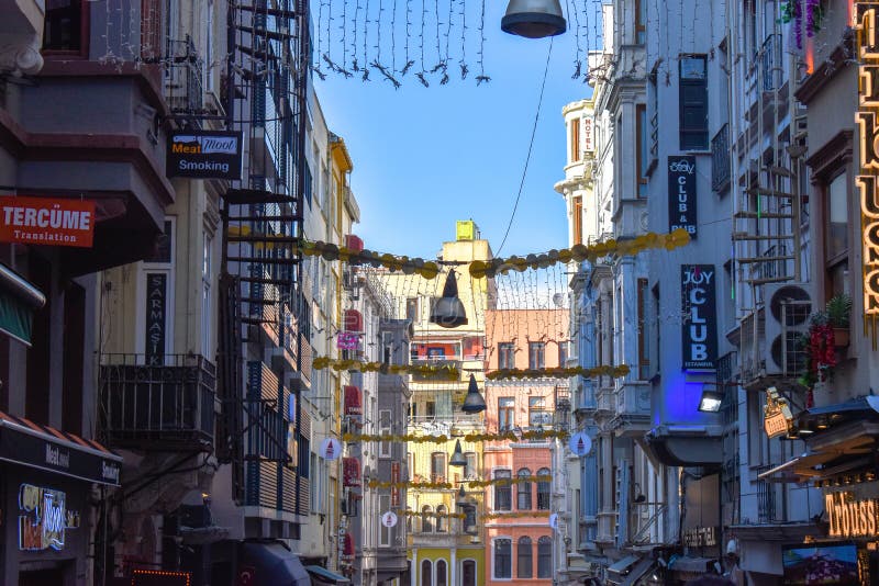 Ordinary life in the old district of Istanbul. two guys are riding along a  narrow street on one electric scooter. Turkey , Istanbul - 21.07.2020 Stock  Photo - Alamy